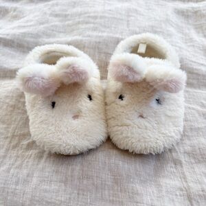 Old Navy bunny toddler slippers! 🐰